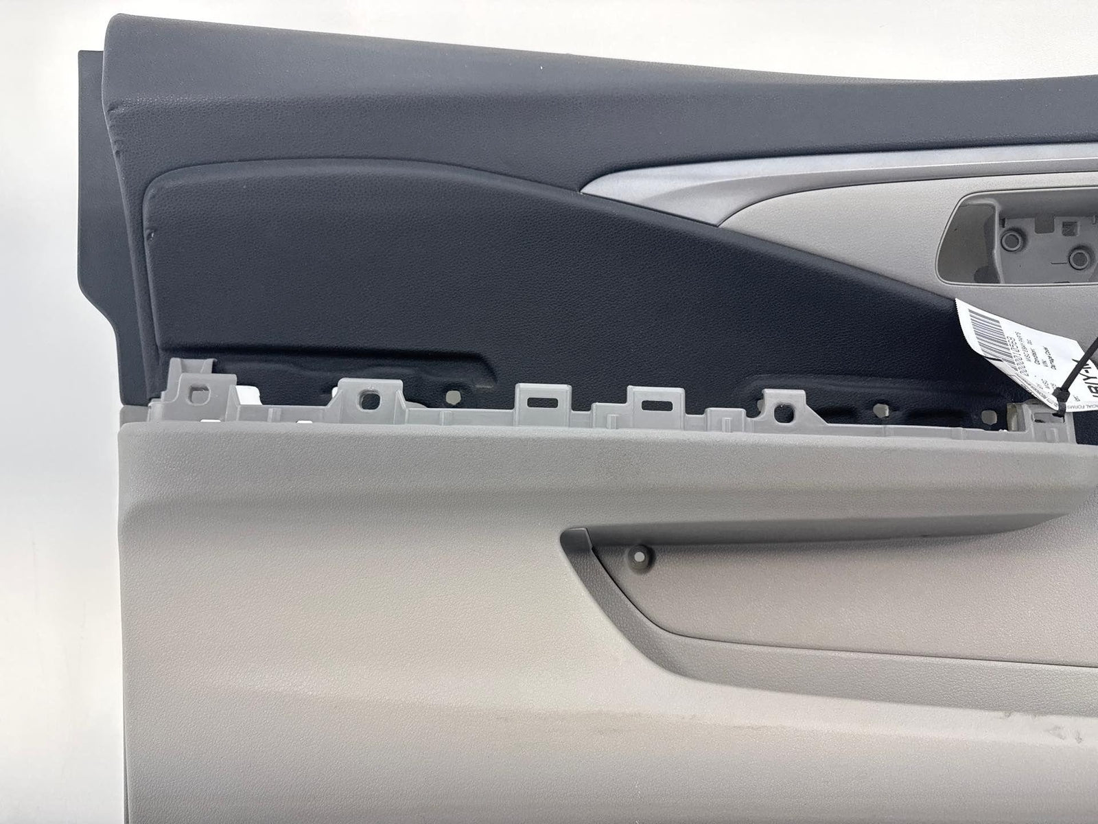 16-22 Honda Pilot Front Left Driver Side Interior Door Panel Trim Cover Oem