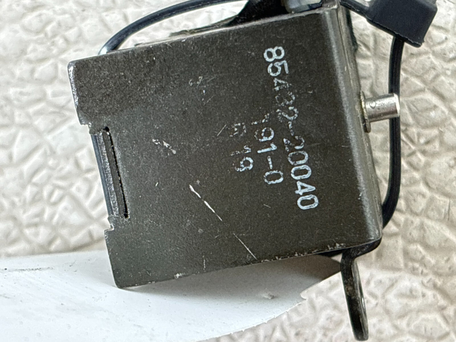 1991-1996 Toyota Land Cruiser Fj80 Key Inter Lock Solenoid 85432-20040 Oem