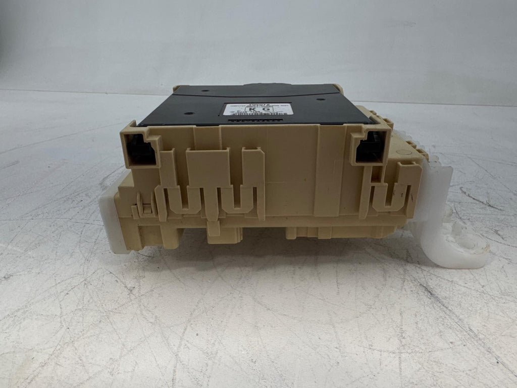 16-18 Toyota Corolla Im Cabin Fuse Relay Box Body Multiplex Module Unit Oem
