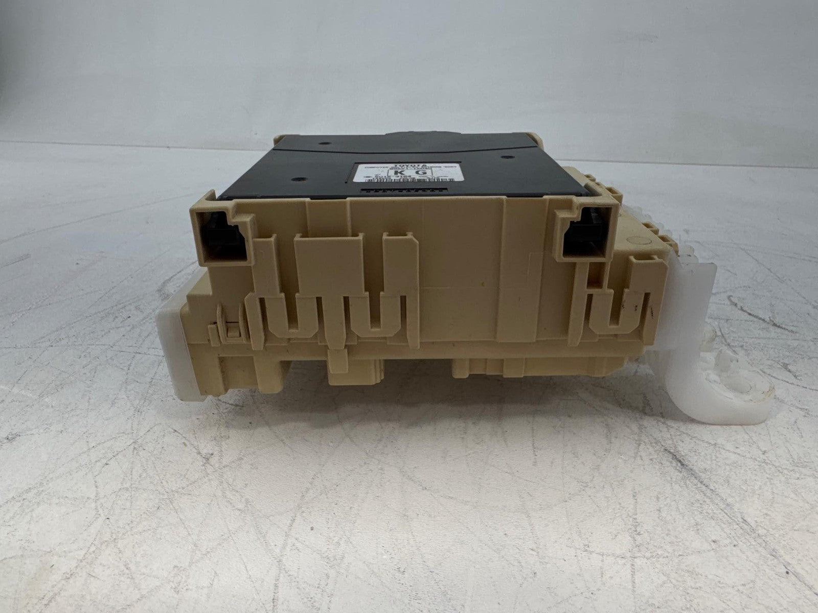 16-18 Toyota Corolla Im Cabin Fuse Relay Box Body Multiplex Module Unit Oem