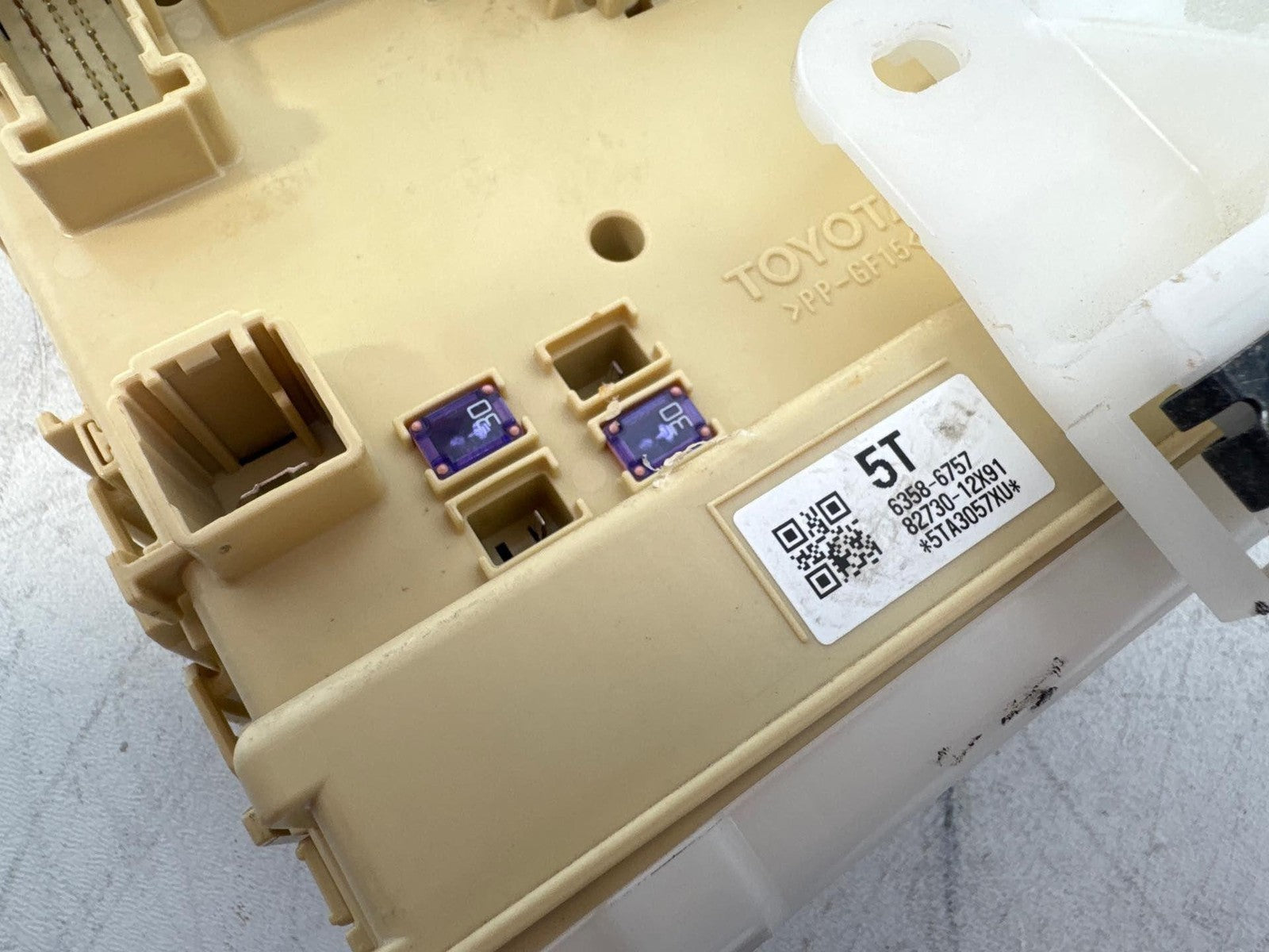 16-18 Toyota Corolla Im Cabin Fuse Relay Box Body Multiplex Module Unit Oem