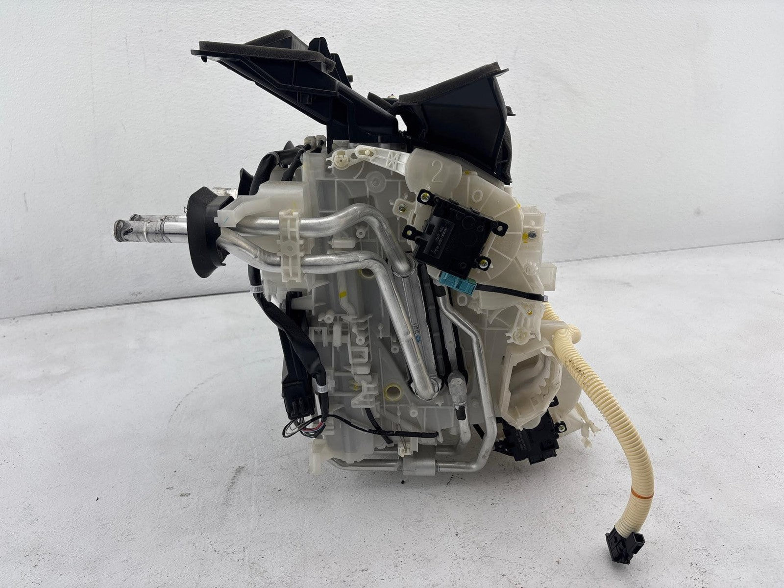 17-22 Toyota Prius Prime Phev Hybrid Climate Heater Housing W/ Blower Motor Oem