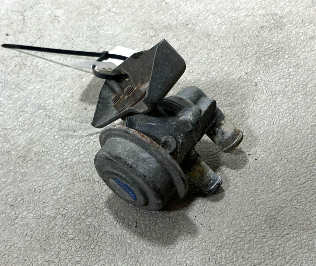 1991-1992 Toyota Land Cruiser Vacuum Air Switch Valve 25710-61031 Oem