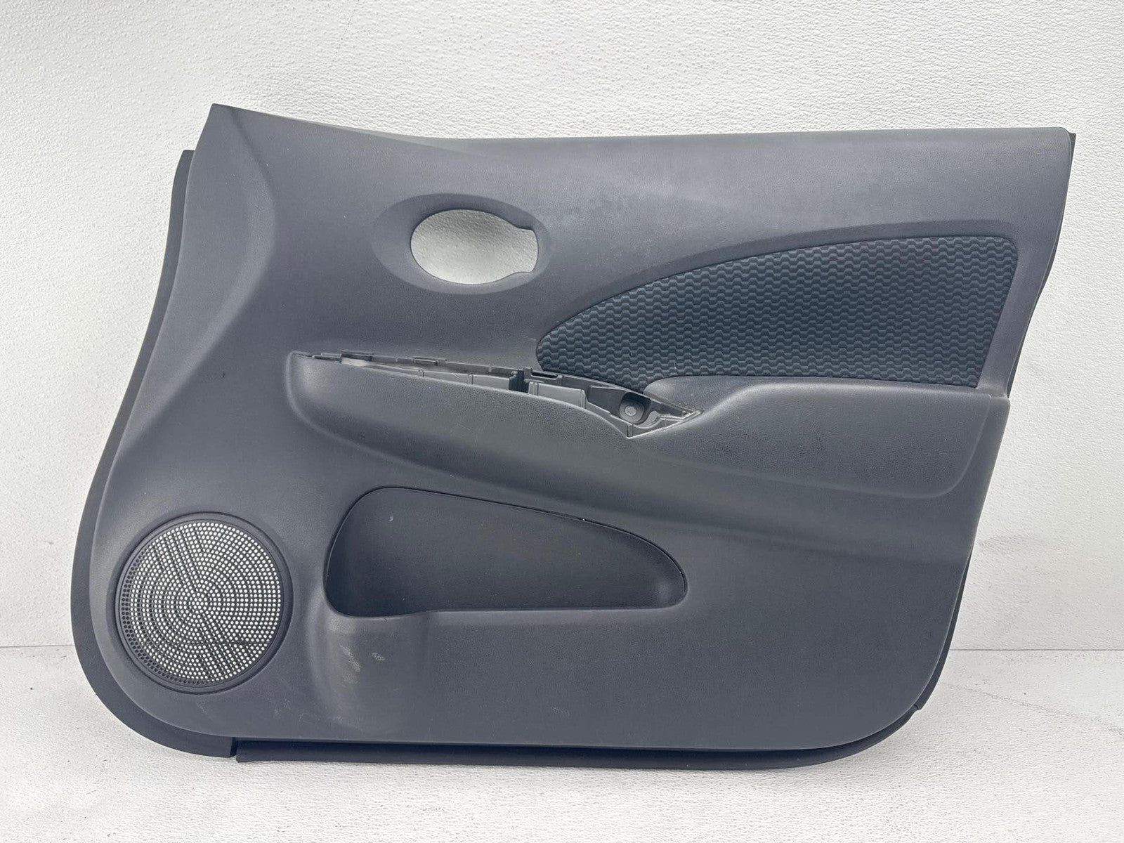 14-19 Nissan Versa Hatchback Front Right Door Panel Trim Cover Oem