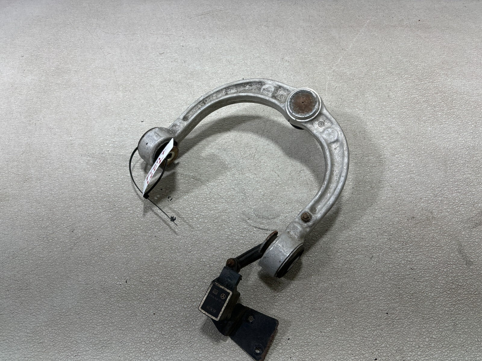 06-13 Mercedes X164 Gl450 Gl320 R350 Front Right Passenger Side Upper Control