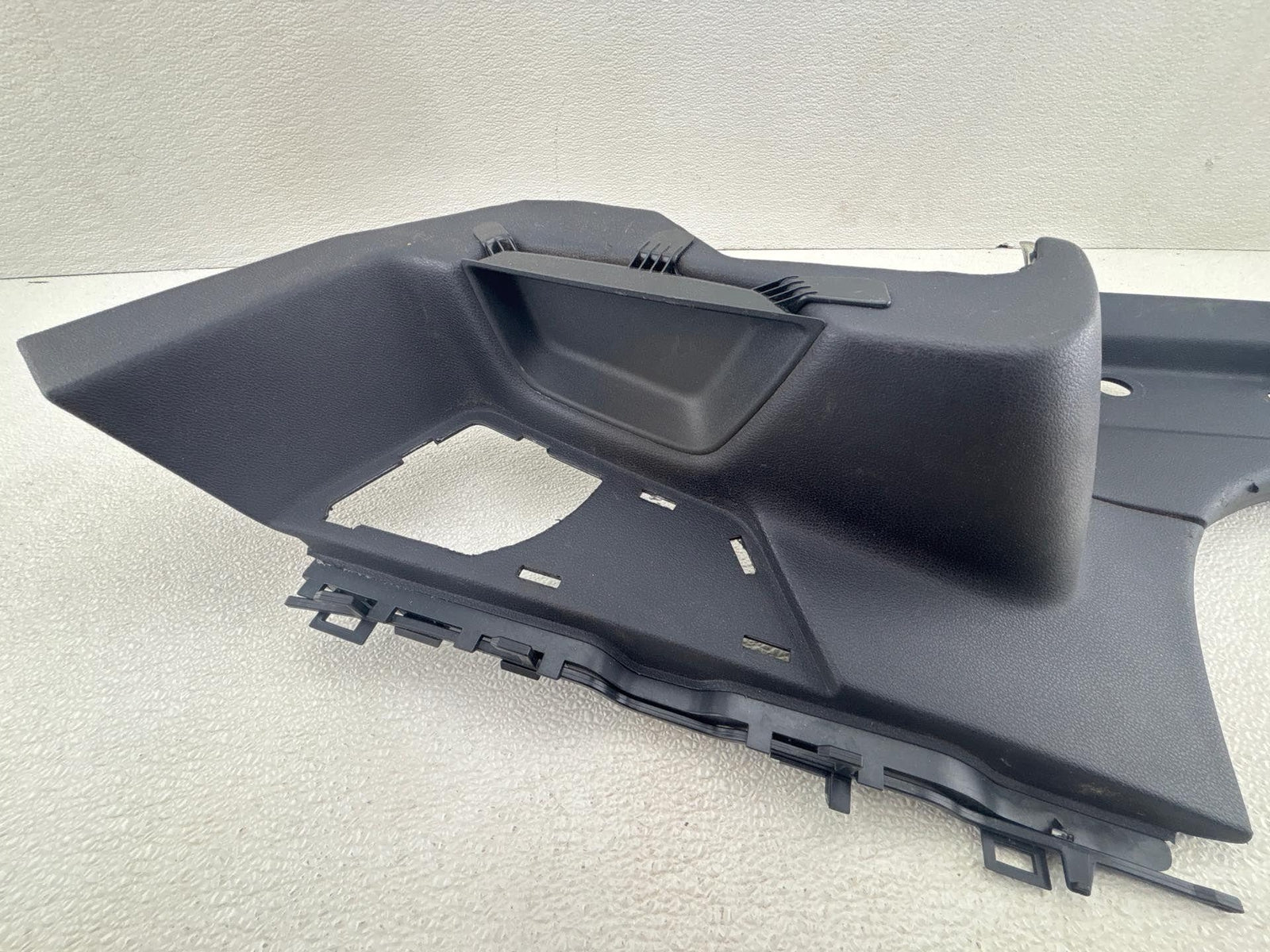 03-06 Mercedes-Benz E-Class E350 Rear Right O/S Trim Panel Cover Mount