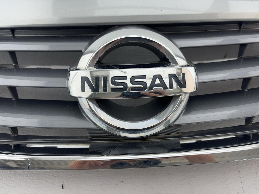 14-17 Nissan Versa Hatchback Front Upper Bumper Grille Oem