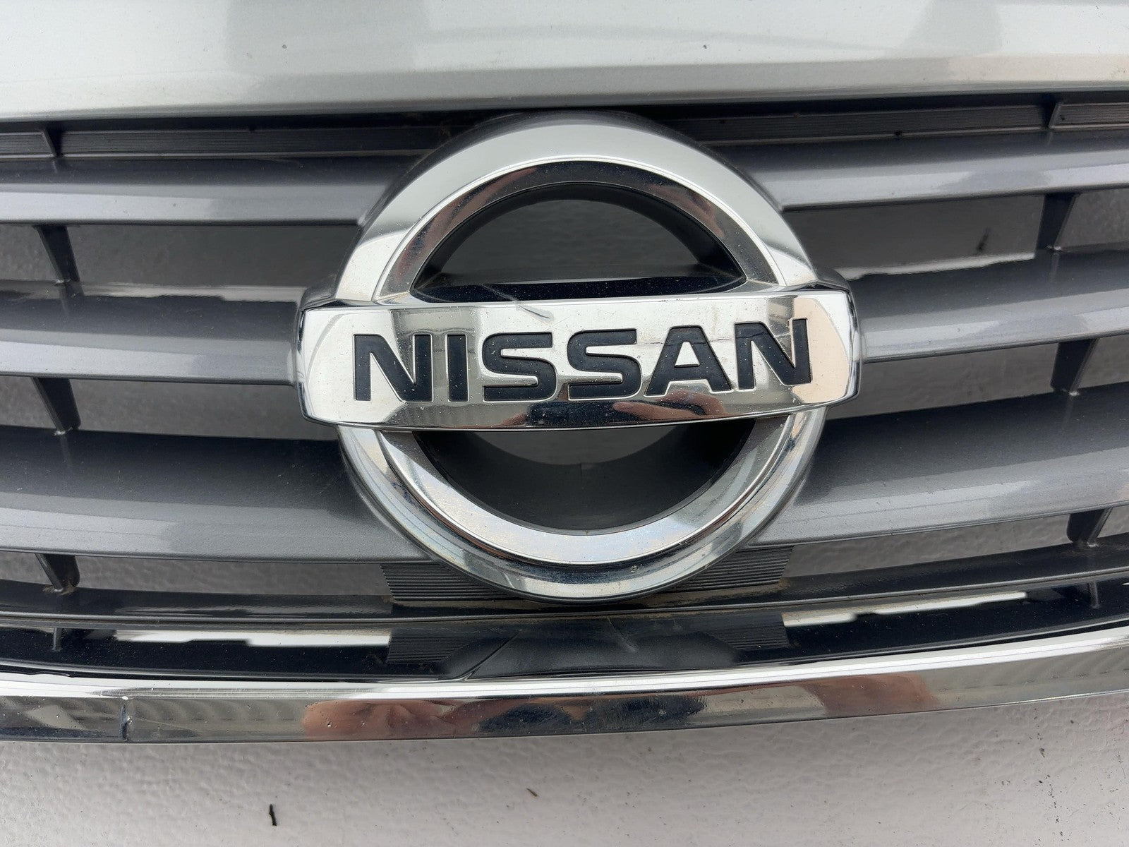 14-17 Nissan Versa Hatchback Front Upper Bumper Grille Oem