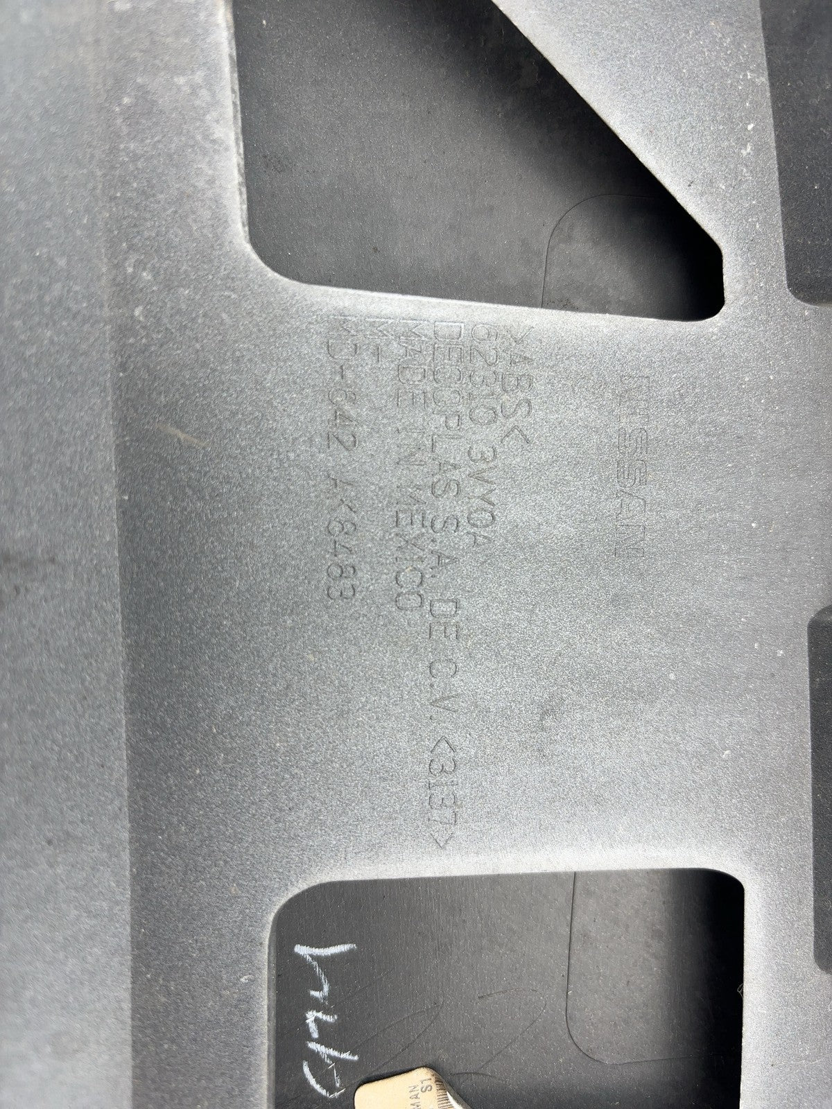 14-17 Nissan Versa Hatchback Front Upper Bumper Grille Oem