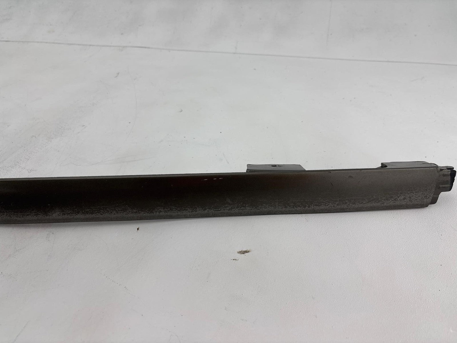 00-02 Saturn S Sw2 Passenger Side Rocker Moulding Oem