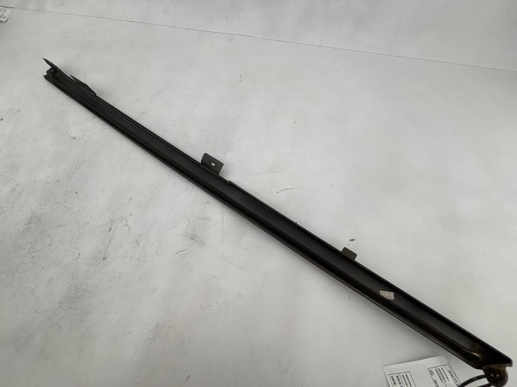 00-02 Saturn S Sw2 Passenger Side Rocker Moulding Oem
