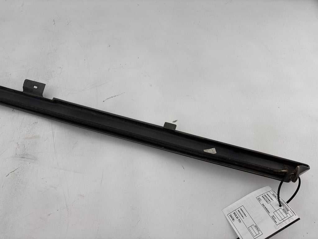 00-02 Saturn S Sw2 Passenger Side Rocker Moulding Oem