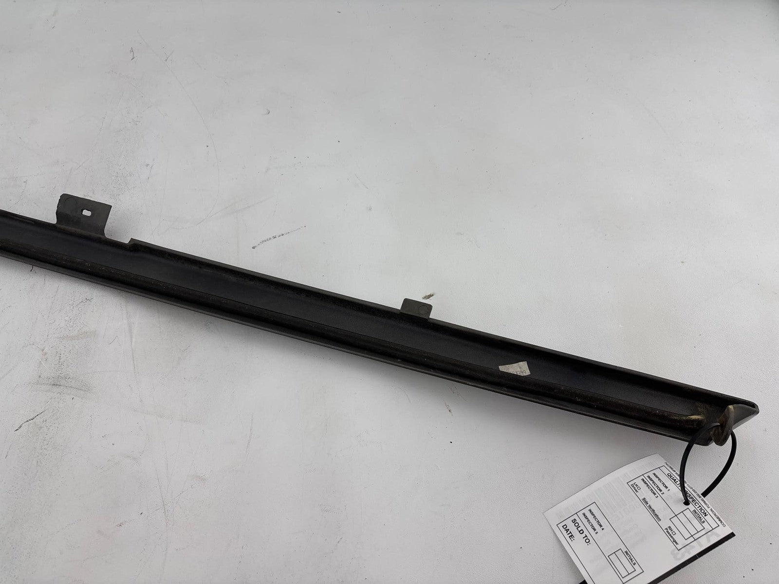 00-02 Saturn S Sw2 Passenger Side Rocker Moulding Oem