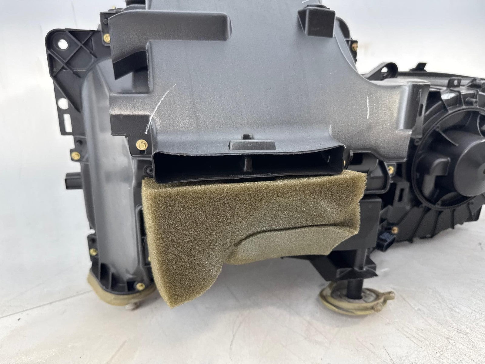 04-08 Chevrolet Malibu Hvac Climate Heater Blower Motor Housing Box