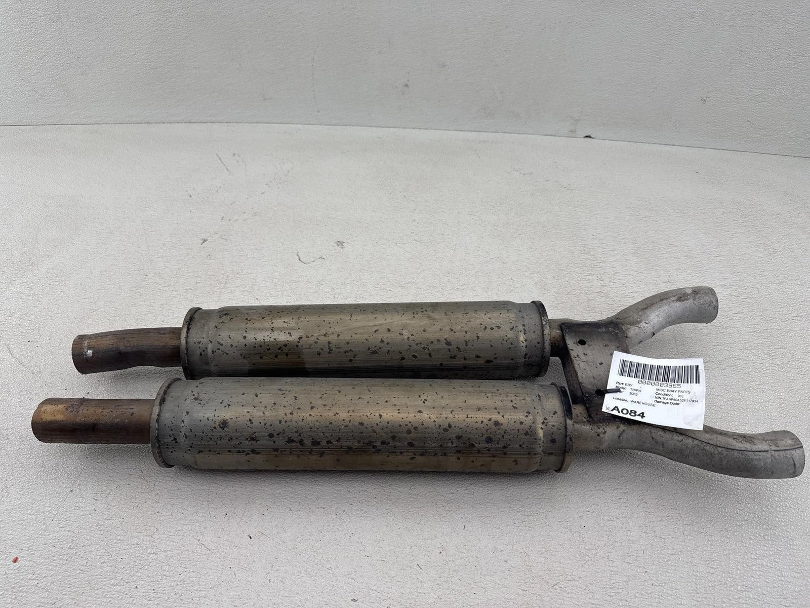 02-05 Ford Thunderbird 3.9L Exhaust Central Resonator Mid Pipe Silencer OEM