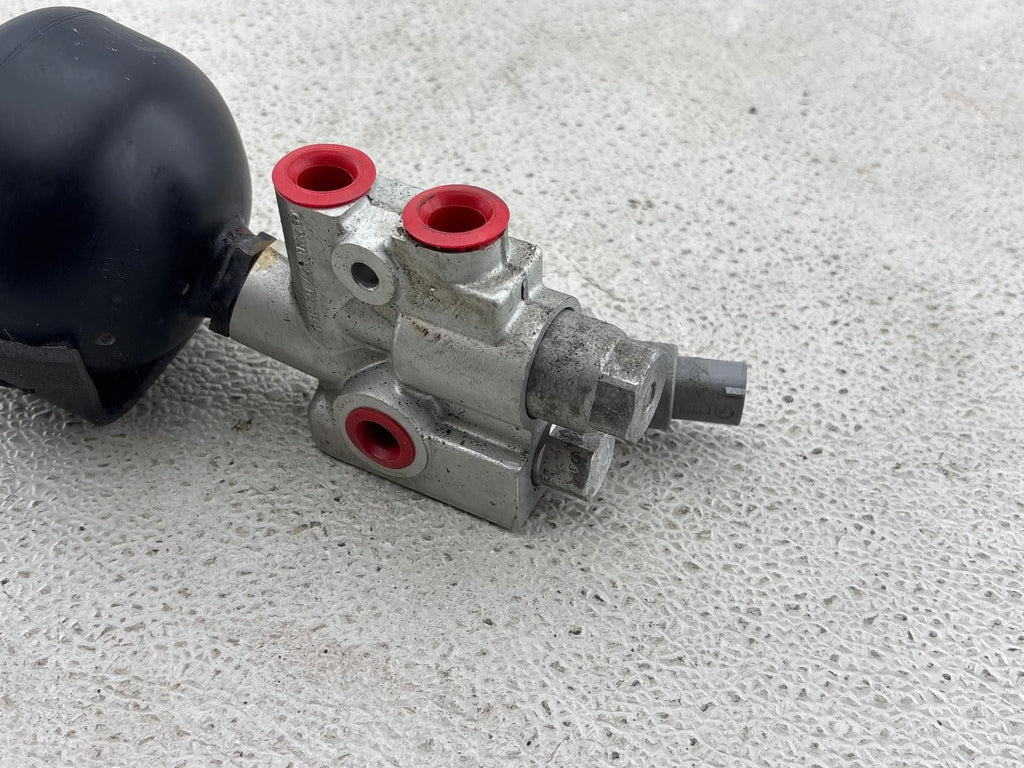 03-06 Mercedes SL600 Pressure Relief Valve ABC Hydraulic Suspension