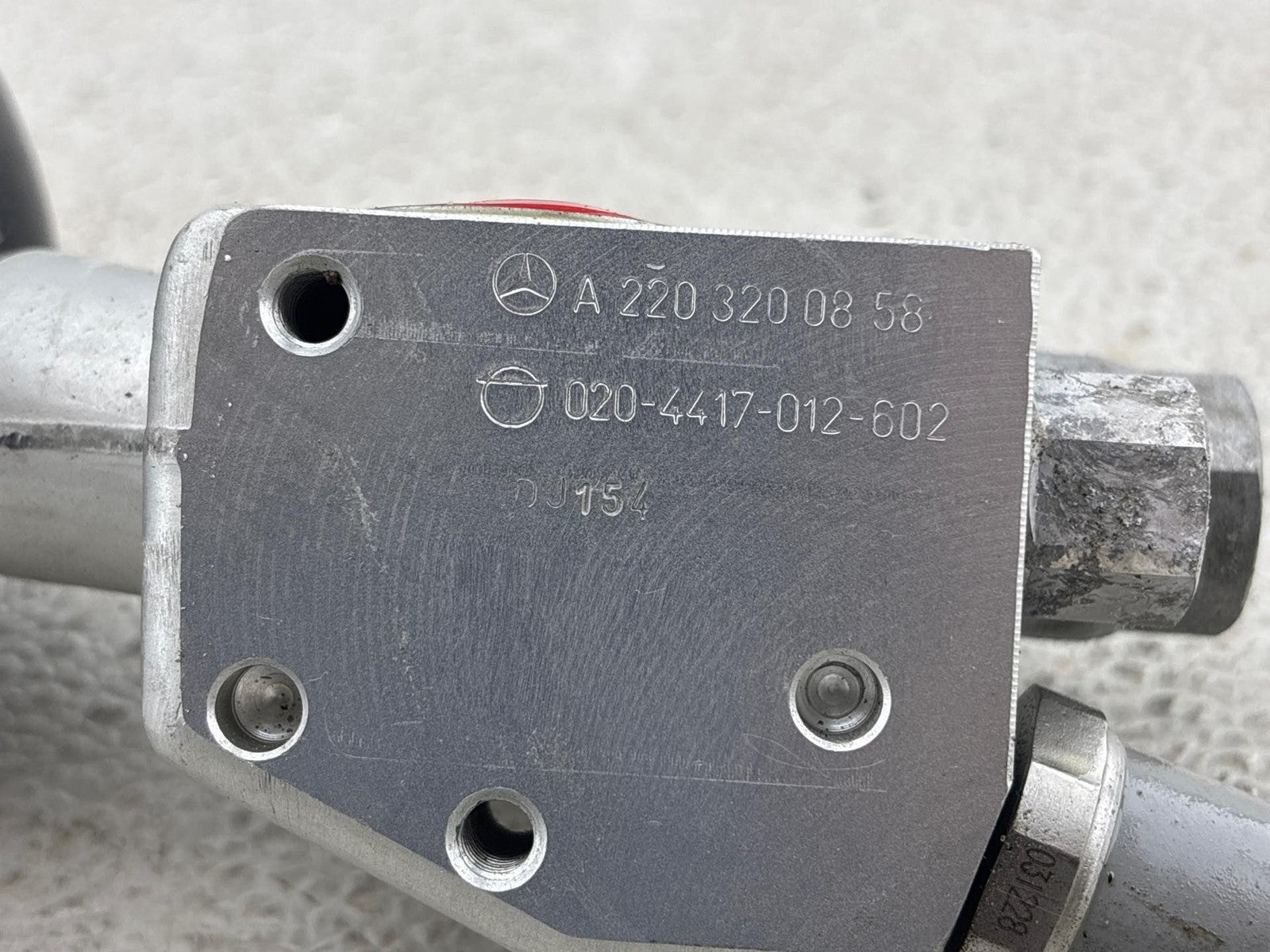 03-06 Mercedes SL600 Pressure Relief Valve ABC Hydraulic Suspension