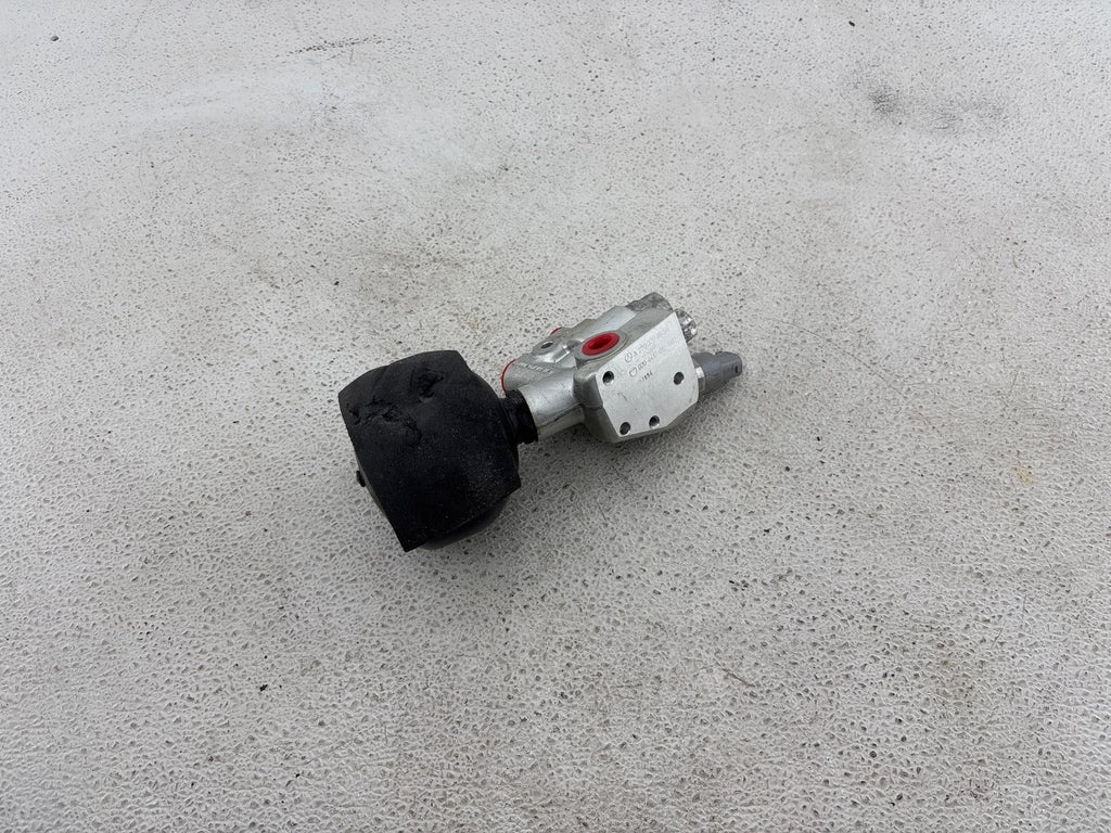 03-06 Mercedes SL600 Pressure Relief Valve ABC Hydraulic Suspension