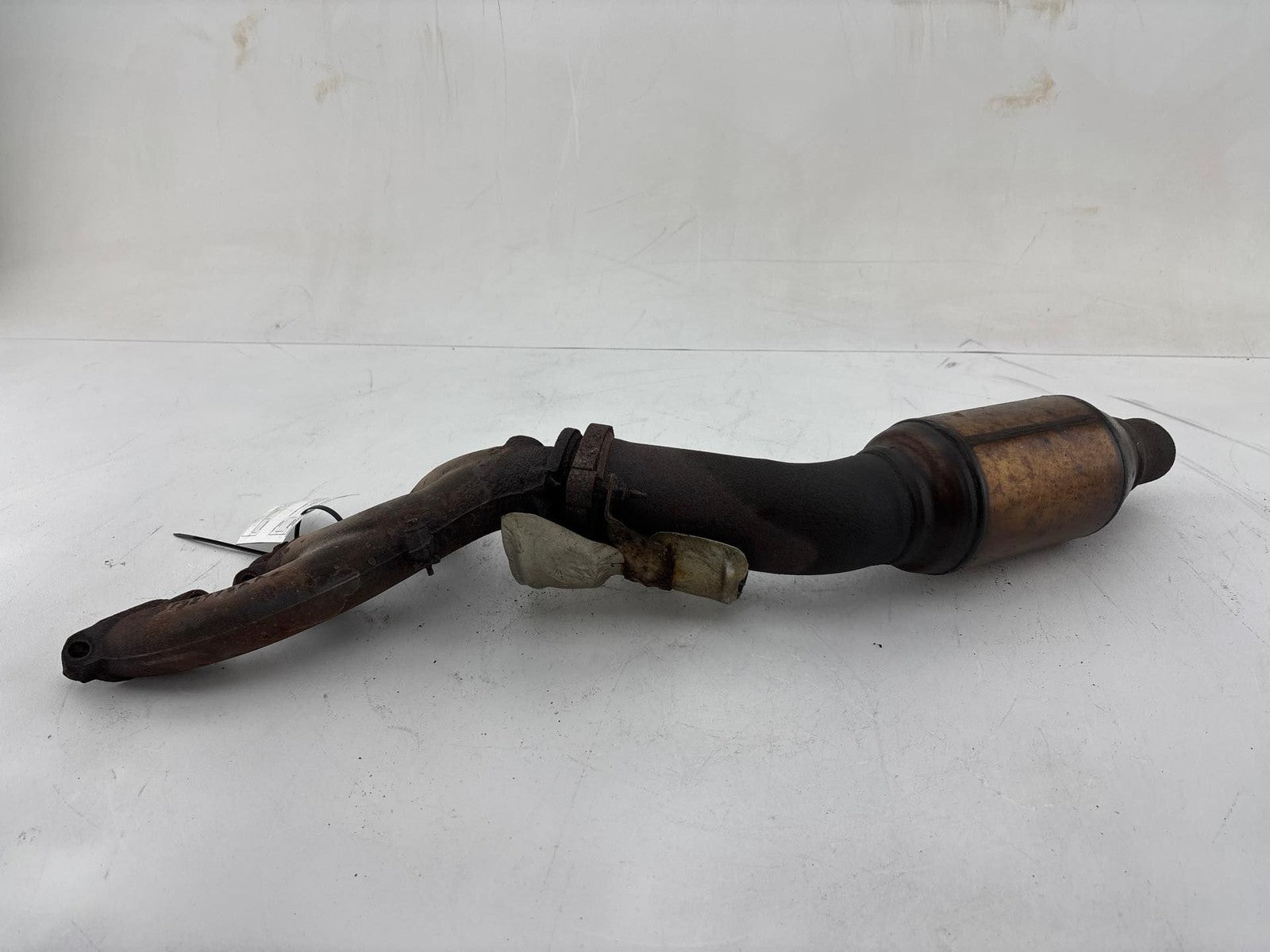 05-10 Chrysler 300 3.5L Left Exhaust Manifold & Catalytic Converter OEM