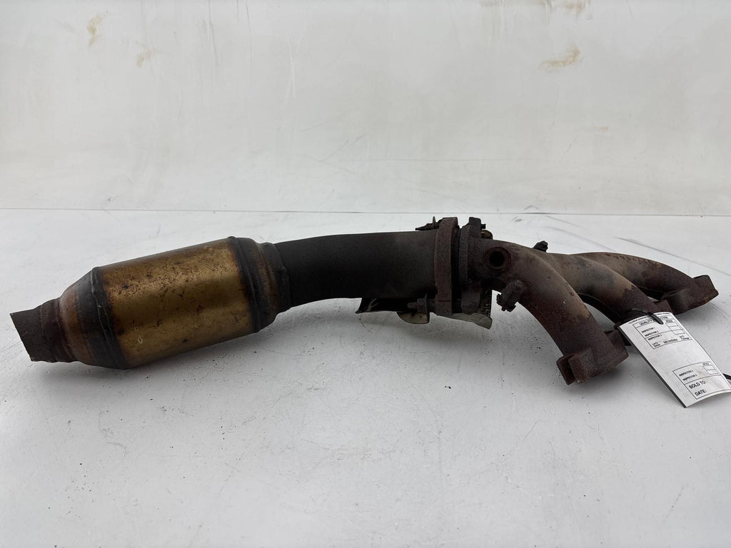05-10 Chrysler 300 3.5L Left Exhaust Manifold & Catalytic Converter OEM