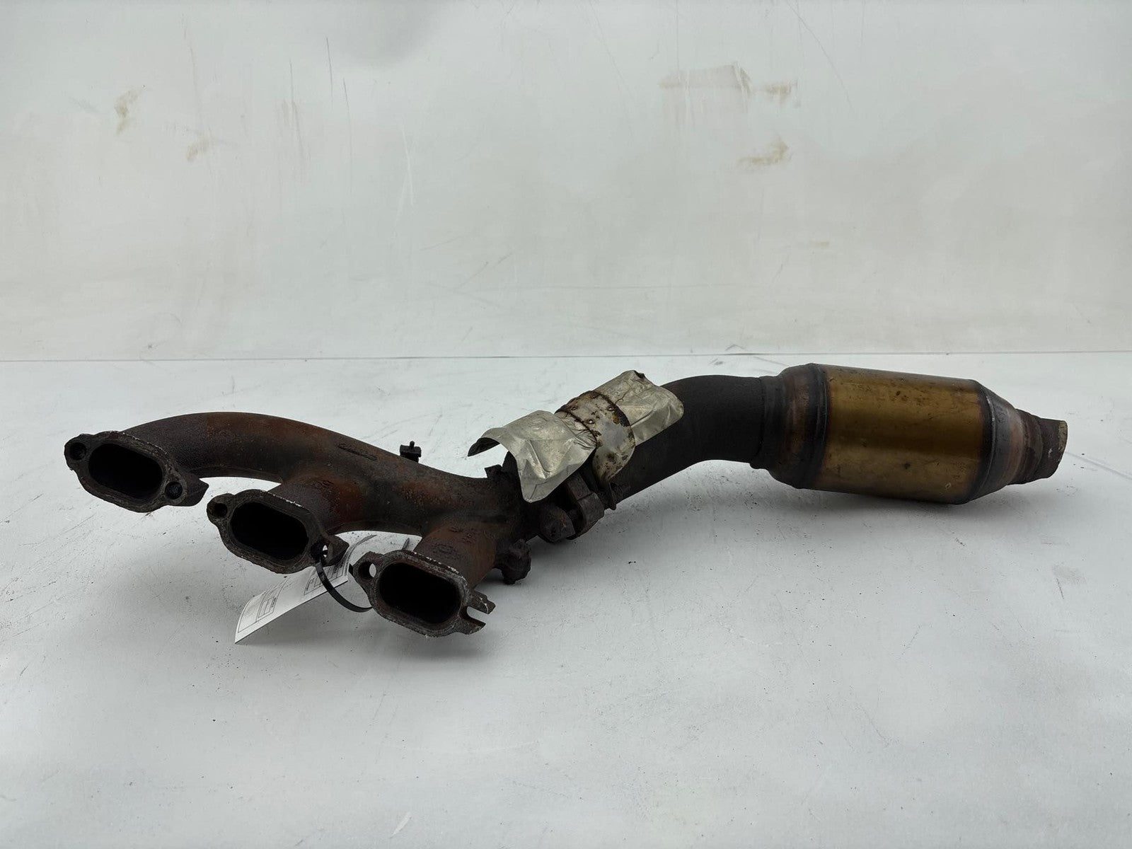 05-10 Chrysler 300 3.5L Left Exhaust Manifold & Catalytic Converter OEM