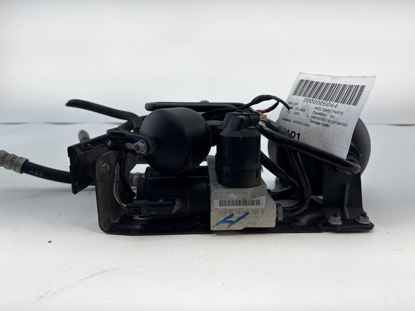 03-11 Mercedes R230 SL550 SL600 Rear Hydraulic Valve Block Suspension Pump OEM