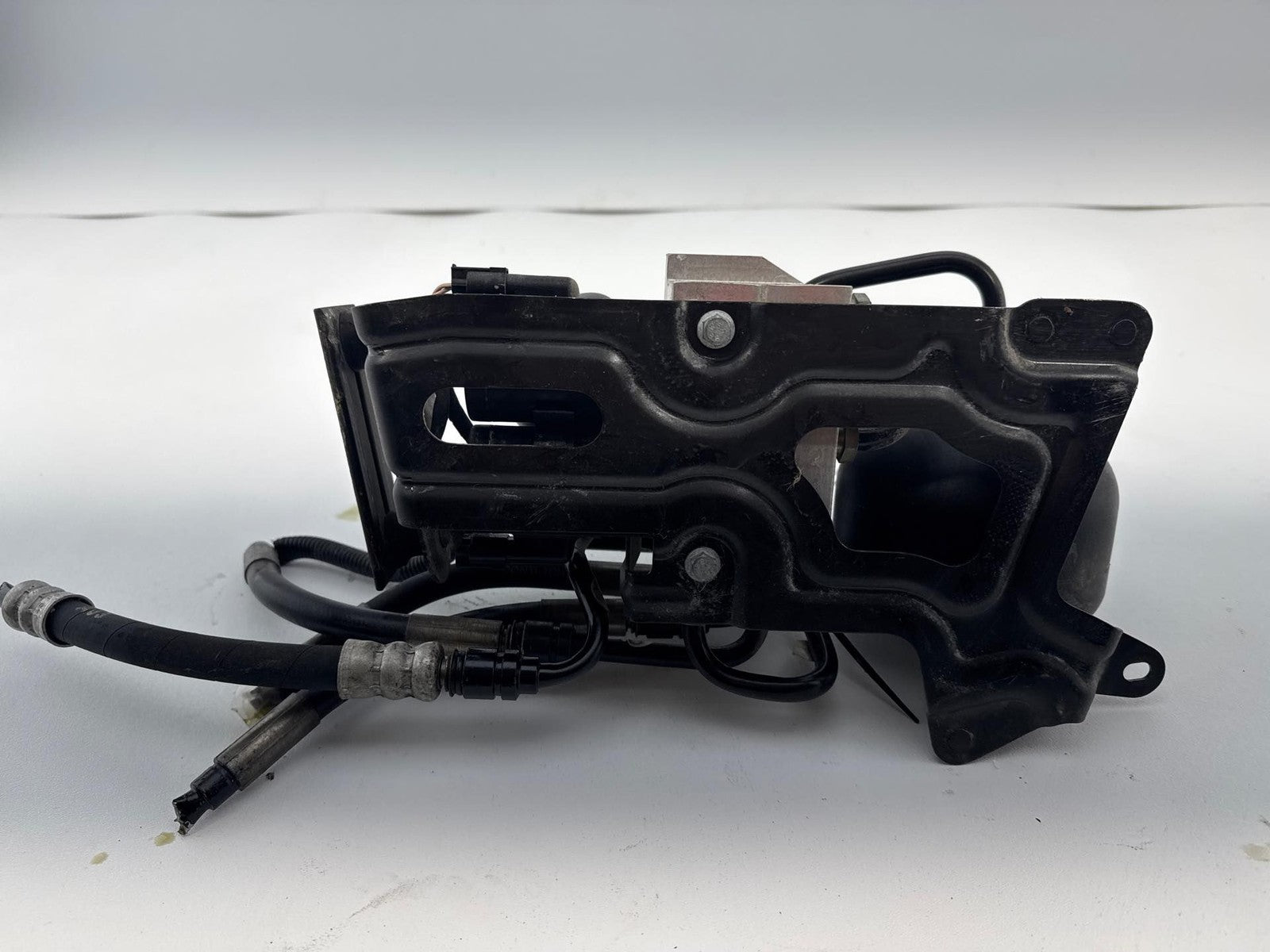 03-11 Mercedes R230 SL550 SL600 Rear Hydraulic Valve Block Suspension Pump OEM