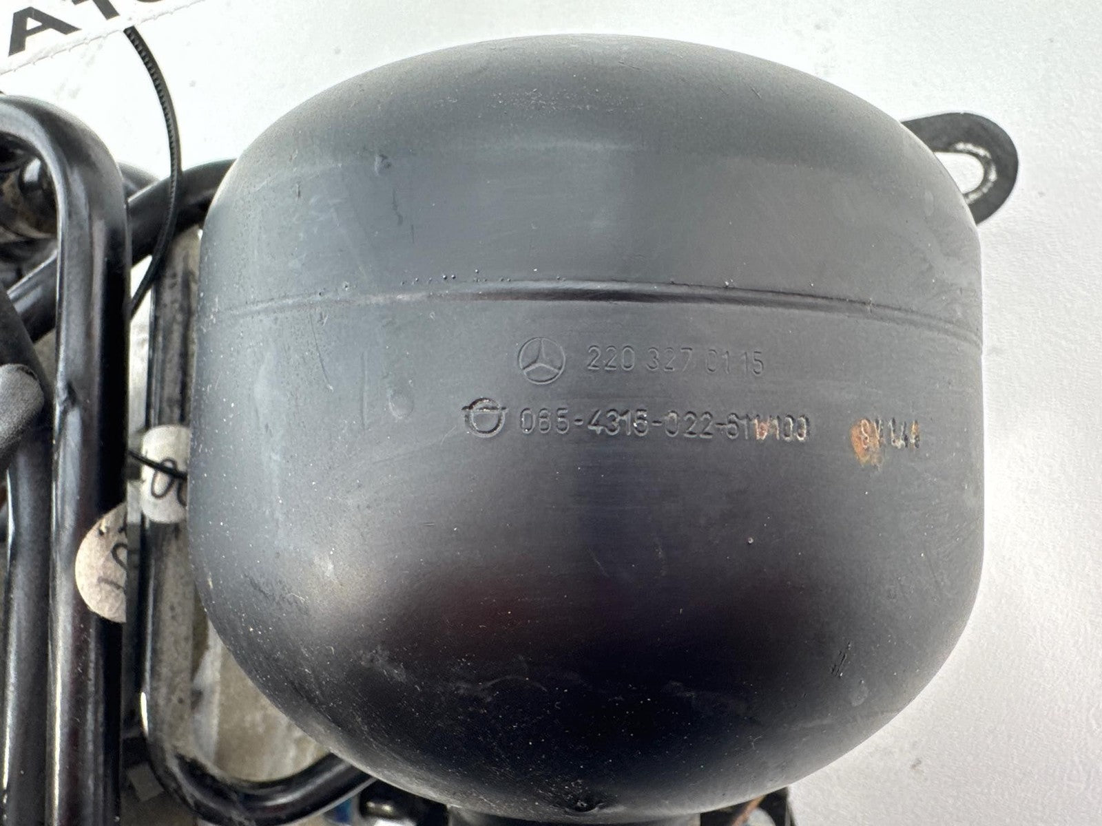 03-11 Mercedes R230 SL550 SL600 Rear Hydraulic Valve Block Suspension Pump OEM