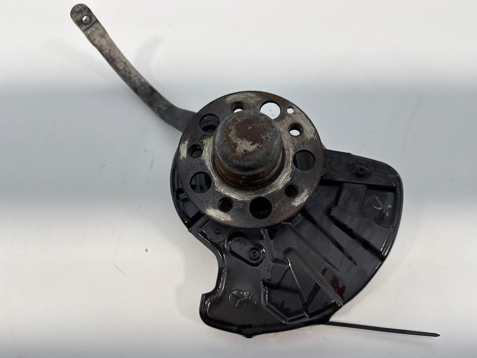 03-12 Mercedes R230 SL550 SL600 Front Left Side Spindle Knuckle Hub OEM