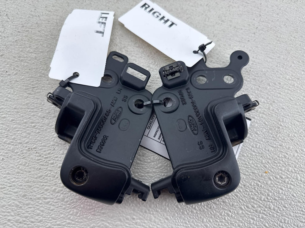 02-05 FORD THUNDERBIRD CONVERTIBLE TOP WINDSHIELD RECEIVER LOCK LATCH SET OEM