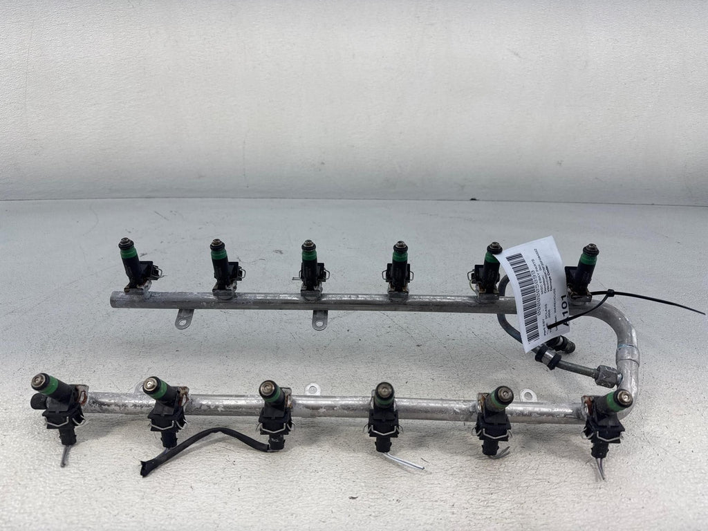 03-14 Mercedes SL600 S600 CL600 Fuel Injector Rail 2750700695 OEM