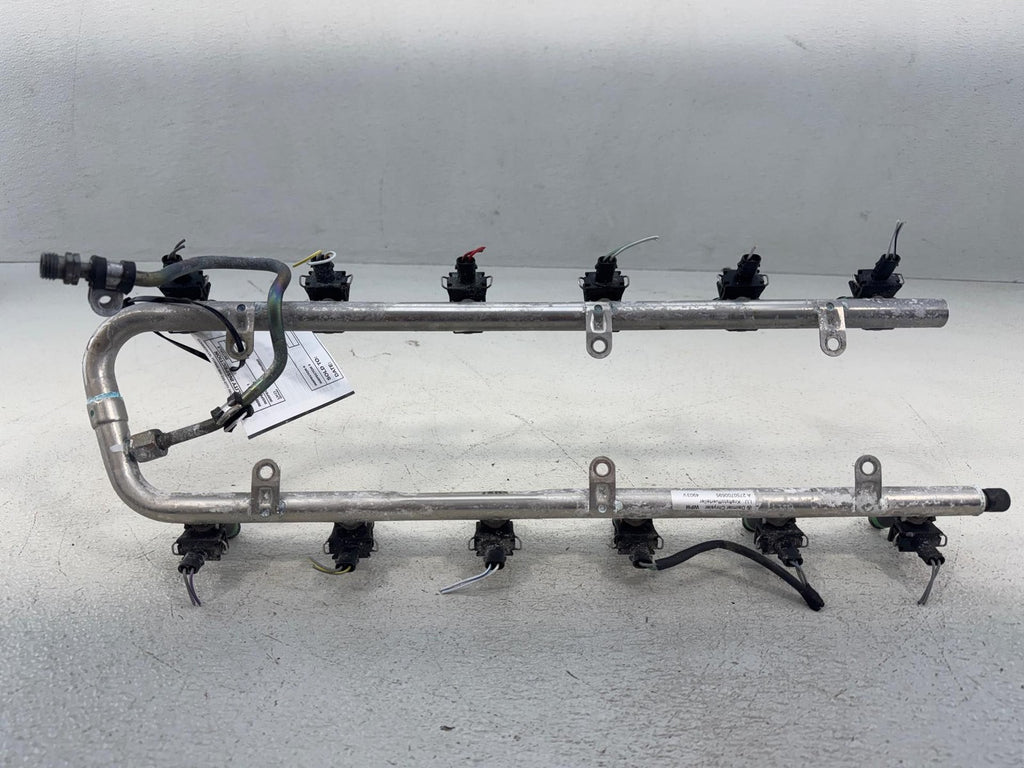 03-14 Mercedes SL600 S600 CL600 Fuel Injector Rail 2750700695 OEM