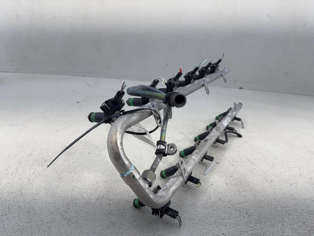 03-14 Mercedes SL600 S600 CL600 Fuel Injector Rail 2750700695 OEM