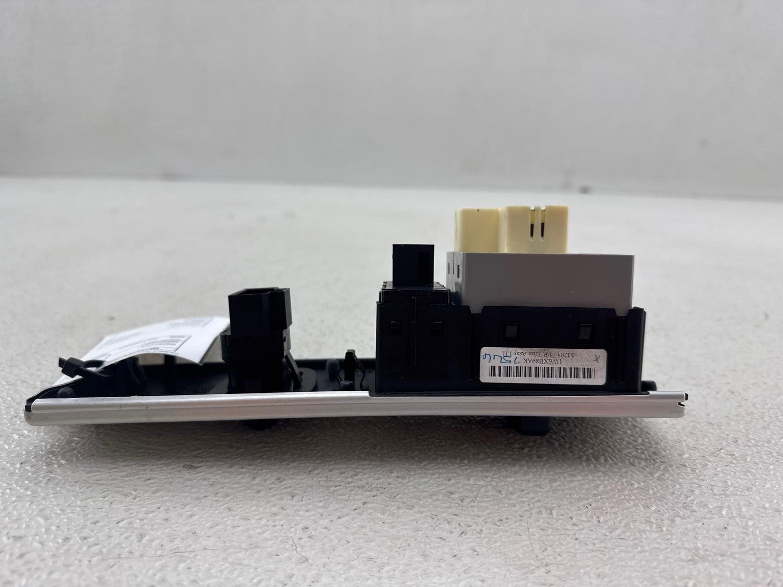 02-05 Ford Thunderbird Left Dash Headlight Mirror Switch Trim Panel OEM