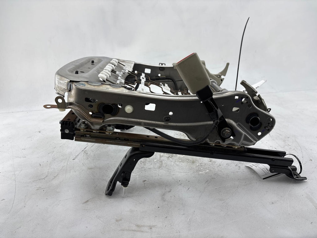 11-20 TOYOTA SIENNA Passenger Front Right Seat Track Manual