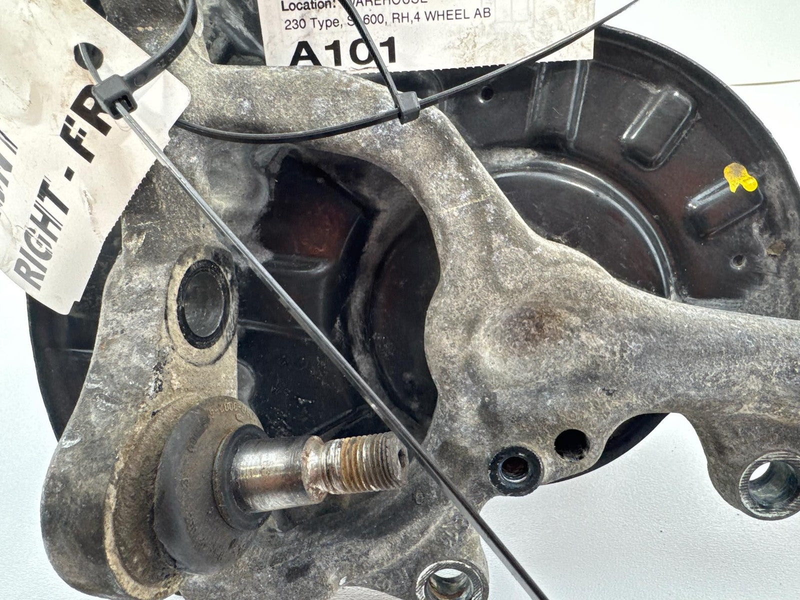 03-12 Mercedes R230 SL550 SL600 Front Right Side Spindle Knuckle Hub OEM