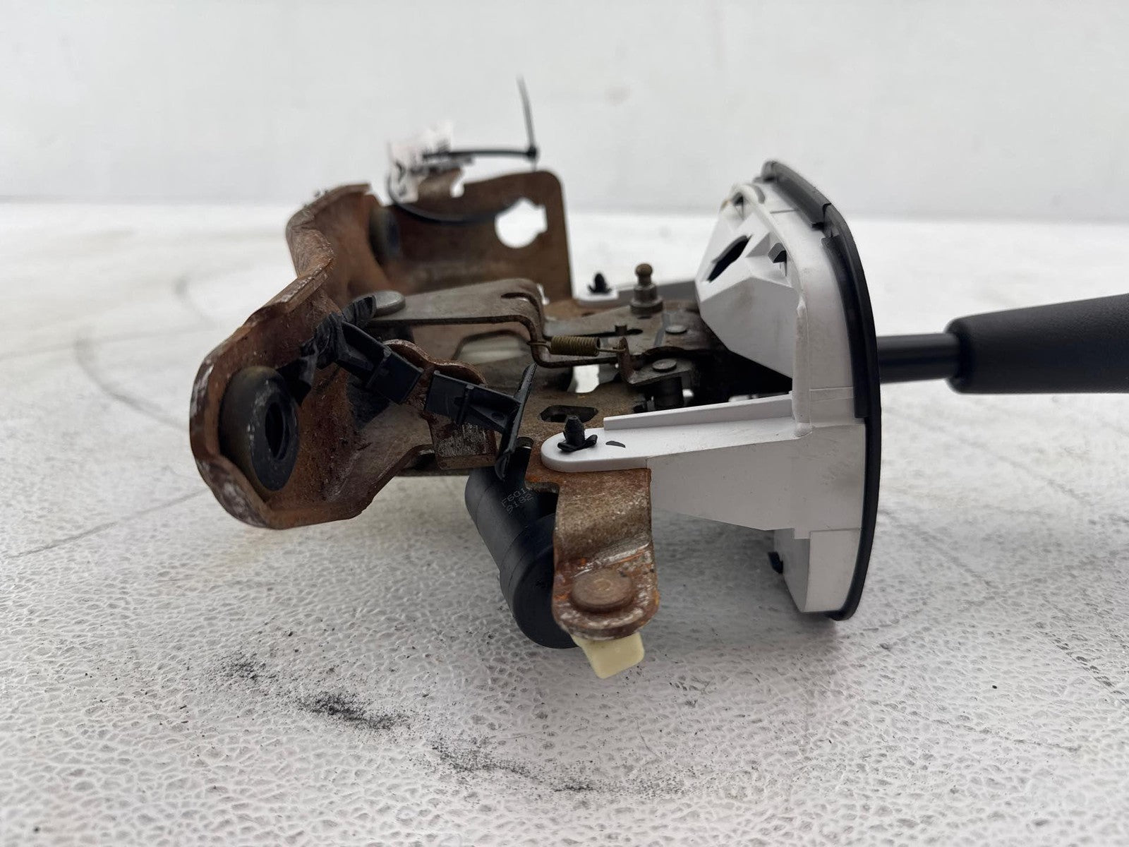 00-02 Saturn S Series Sw Automatic Transmission Shift Lever Assembly Oem