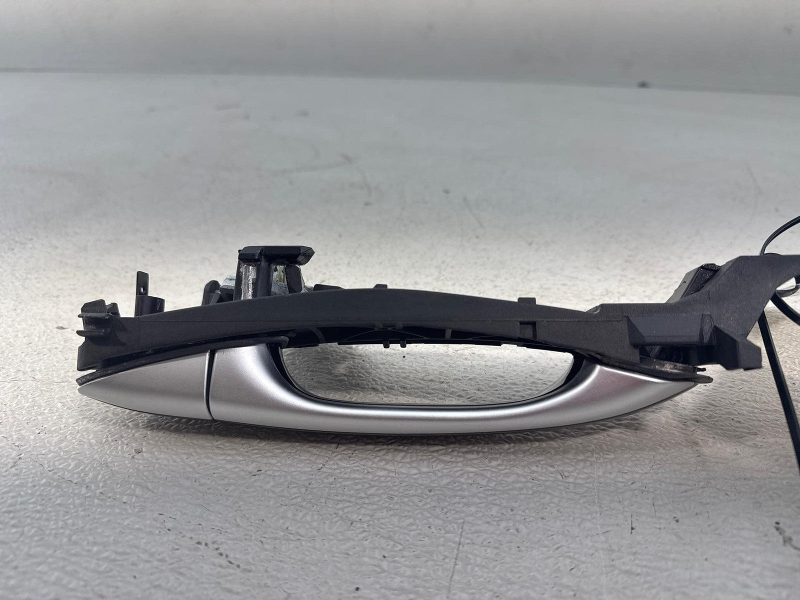 05-06 Mercedes SL600/500 SL55/65 Front Right Exterior Door Handle OEM