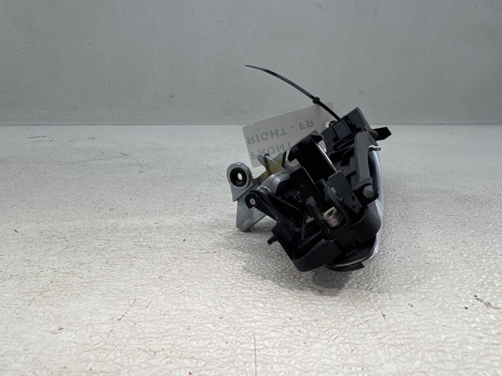 05-06 Mercedes SL600/500 SL55/65 Front Right Exterior Door Handle OEM