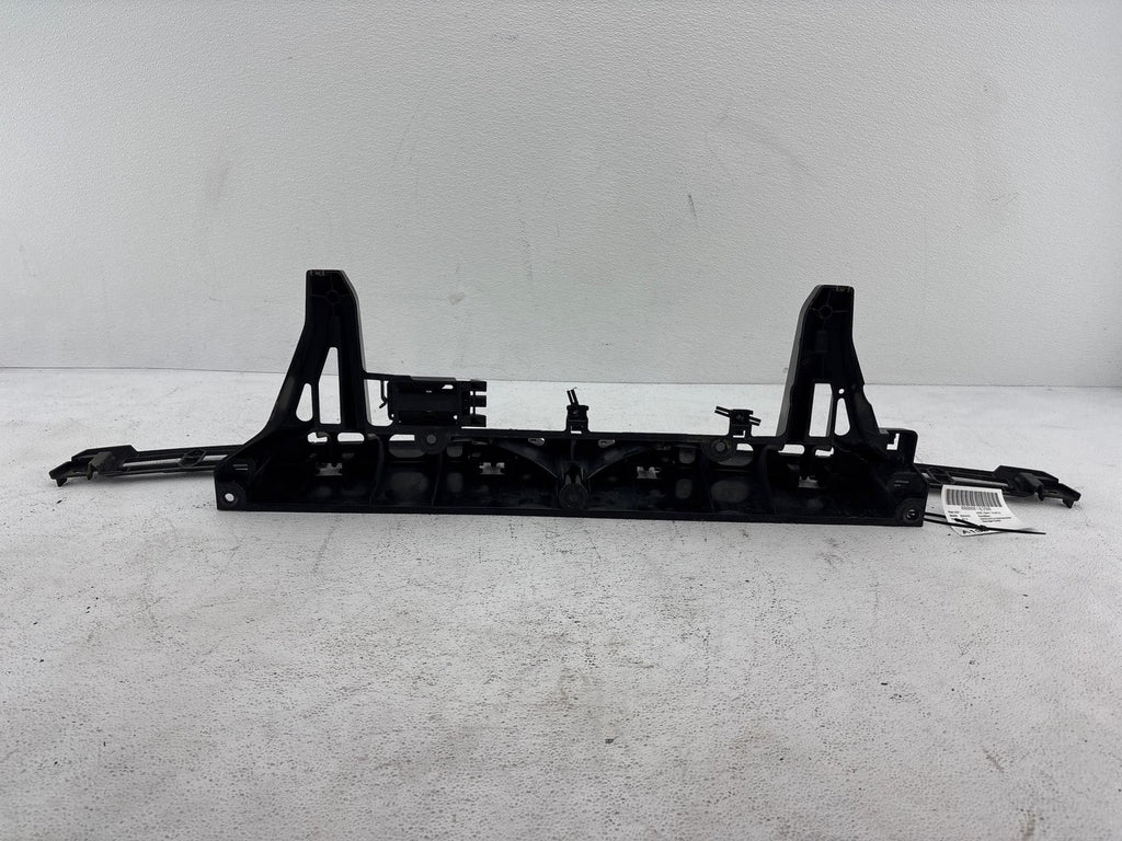 07-13 BMW X5 Rear Center Bumper Mount Bracket W/ Keyless Entry Antenna OEM