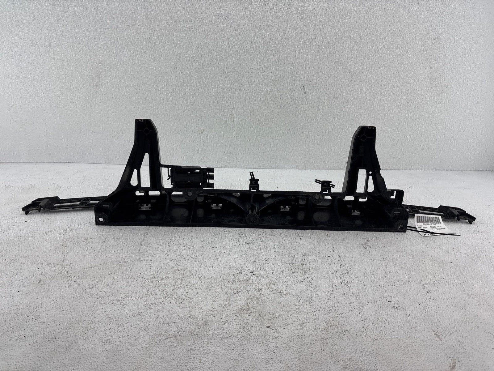 07-13 BMW X5 Rear Center Bumper Mount Bracket W/ Keyless Entry Antenna OEM