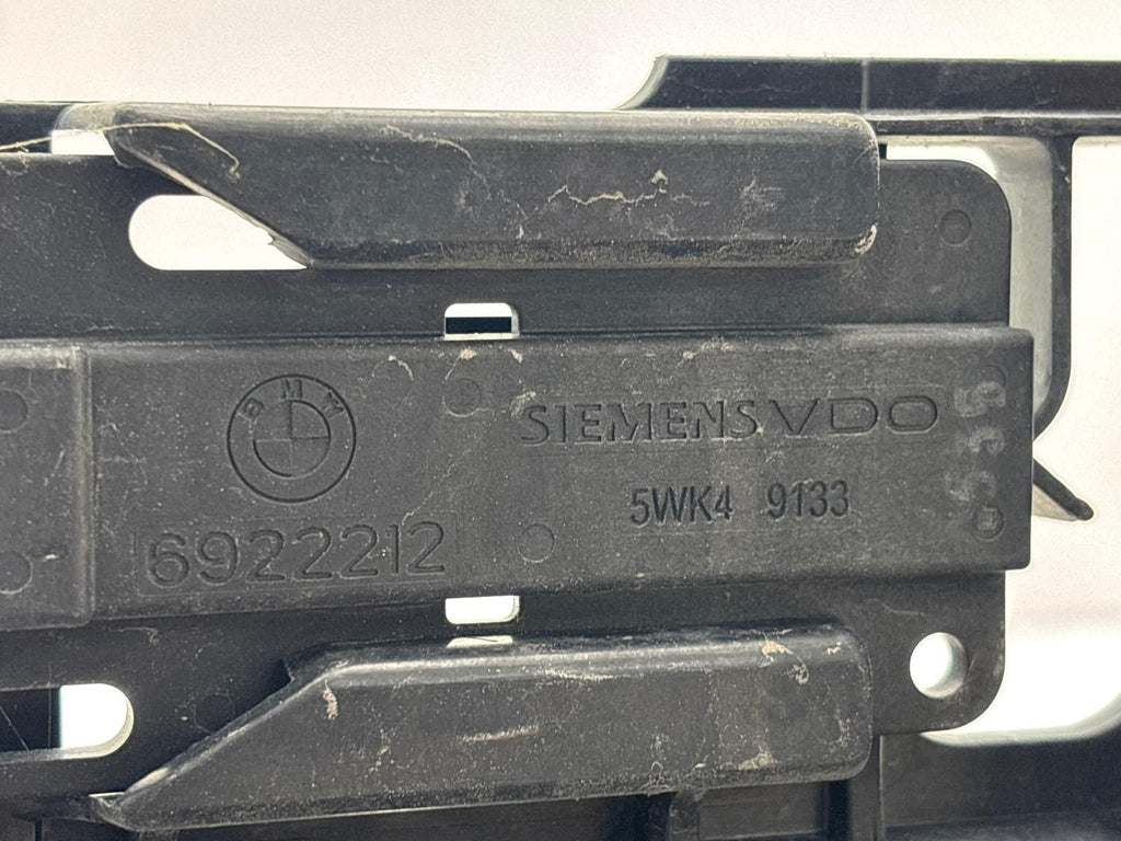 07-13 BMW X5 Rear Center Bumper Mount Bracket W/ Keyless Entry Antenna OEM