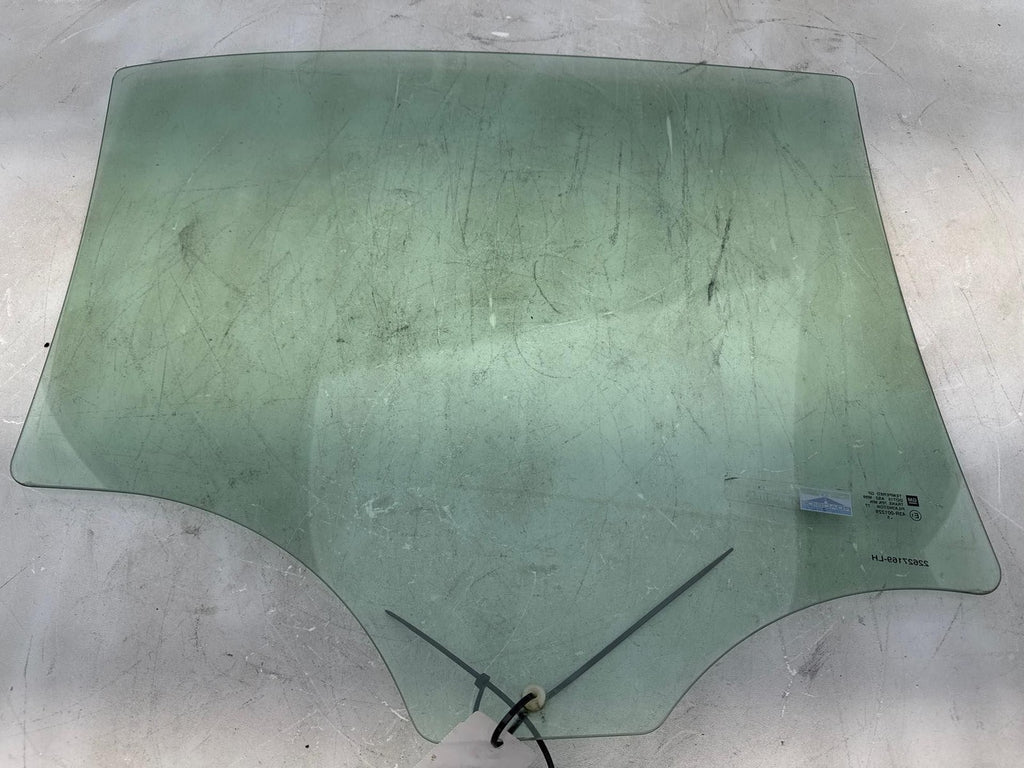 04-08 Chevrolet Malibu Driver/Left Side Rear Door Glass Window
