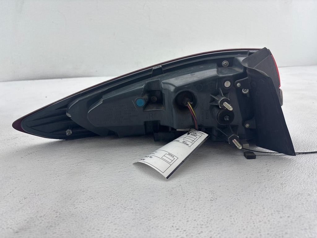 17-20 FORD FUSION rh Passenger Tail Light Quarter Panel Mounted HS7313404AD