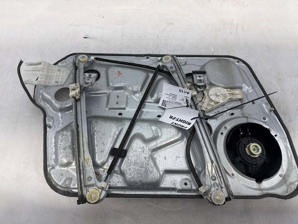 06-10 HYUNDAI SONATA FRONT RIGHT DOOR WINDOW REGULATOR AND MOTOR ASSEMBLY OEM