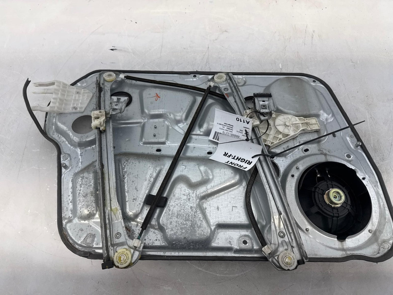 06-10 HYUNDAI SONATA FRONT RIGHT DOOR WINDOW REGULATOR AND MOTOR ASSEMBLY OEM