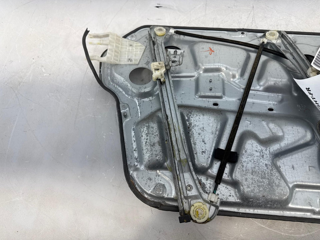 06-10 HYUNDAI SONATA FRONT RIGHT DOOR WINDOW REGULATOR AND MOTOR ASSEMBLY OEM