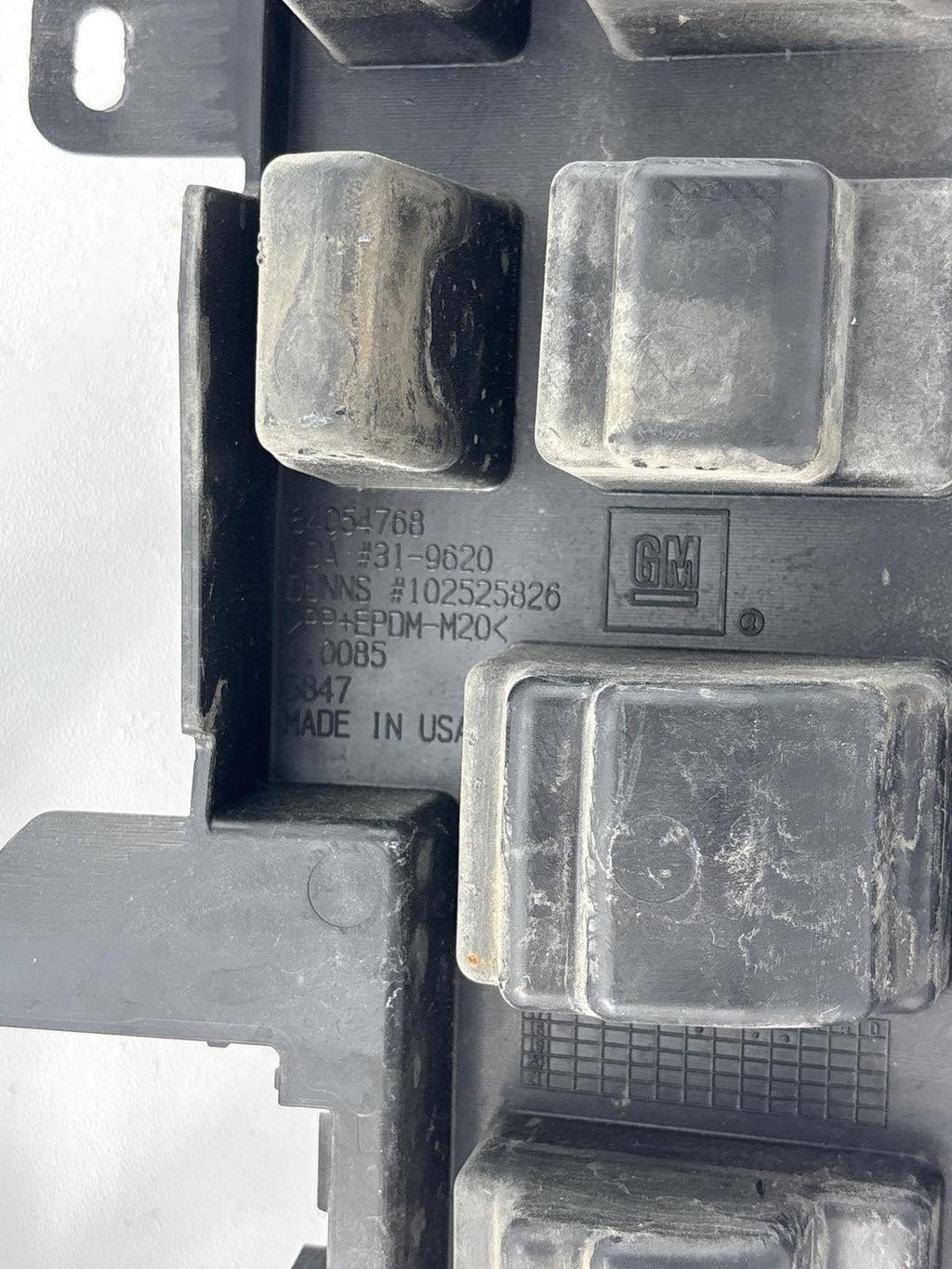 19-23 Cadillac XT4 Rear Bumper Fascia Energy Absorber OEM 84054768