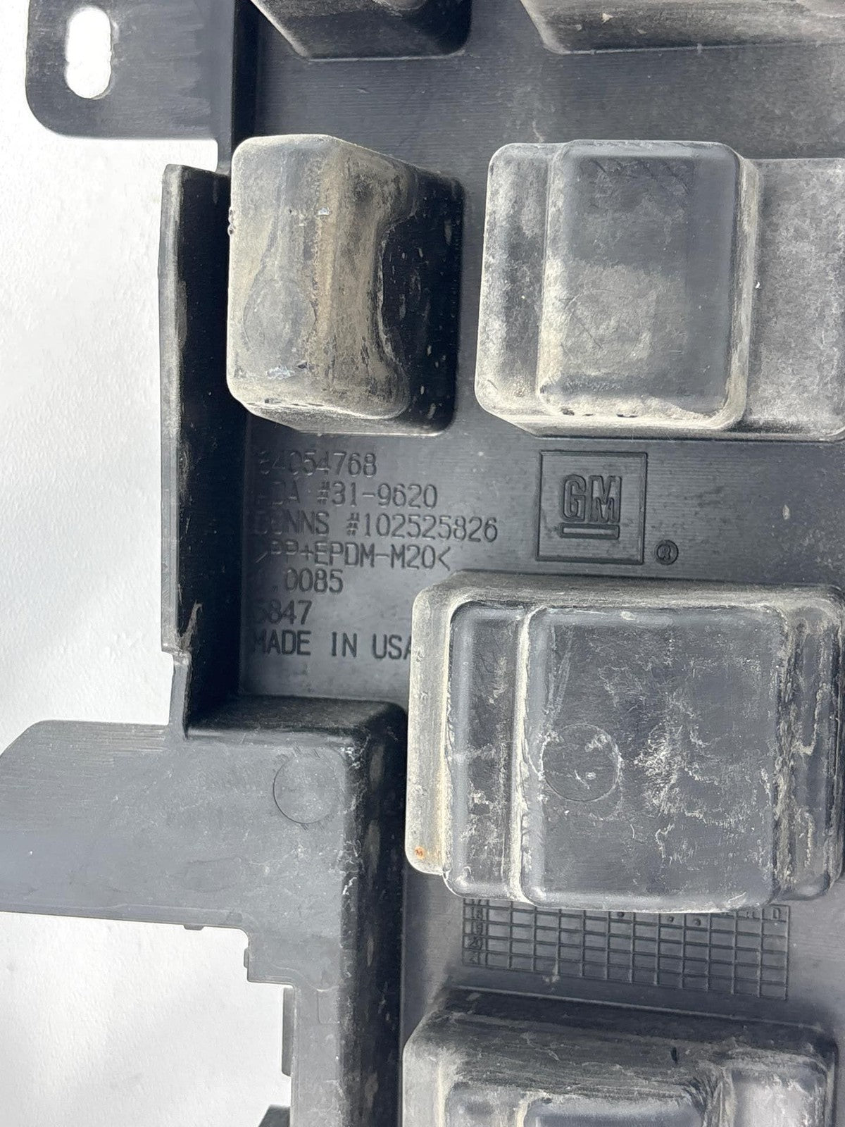 19-23 Cadillac XT4 Rear Bumper Fascia Energy Absorber OEM 84054768