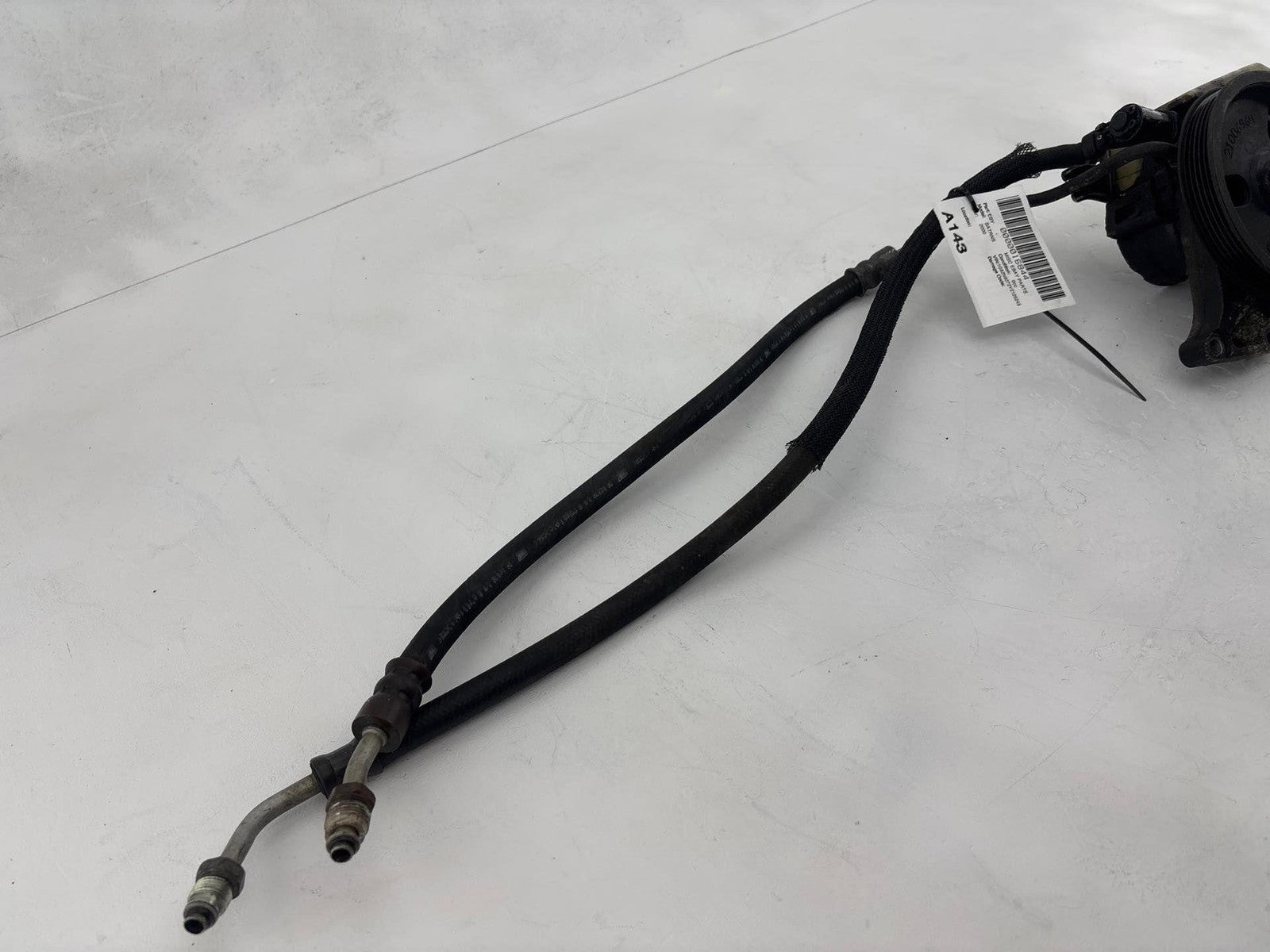 2000-2002 Saturn Sw2 Power Steering Pump W/ Reservoir Oem 21013100